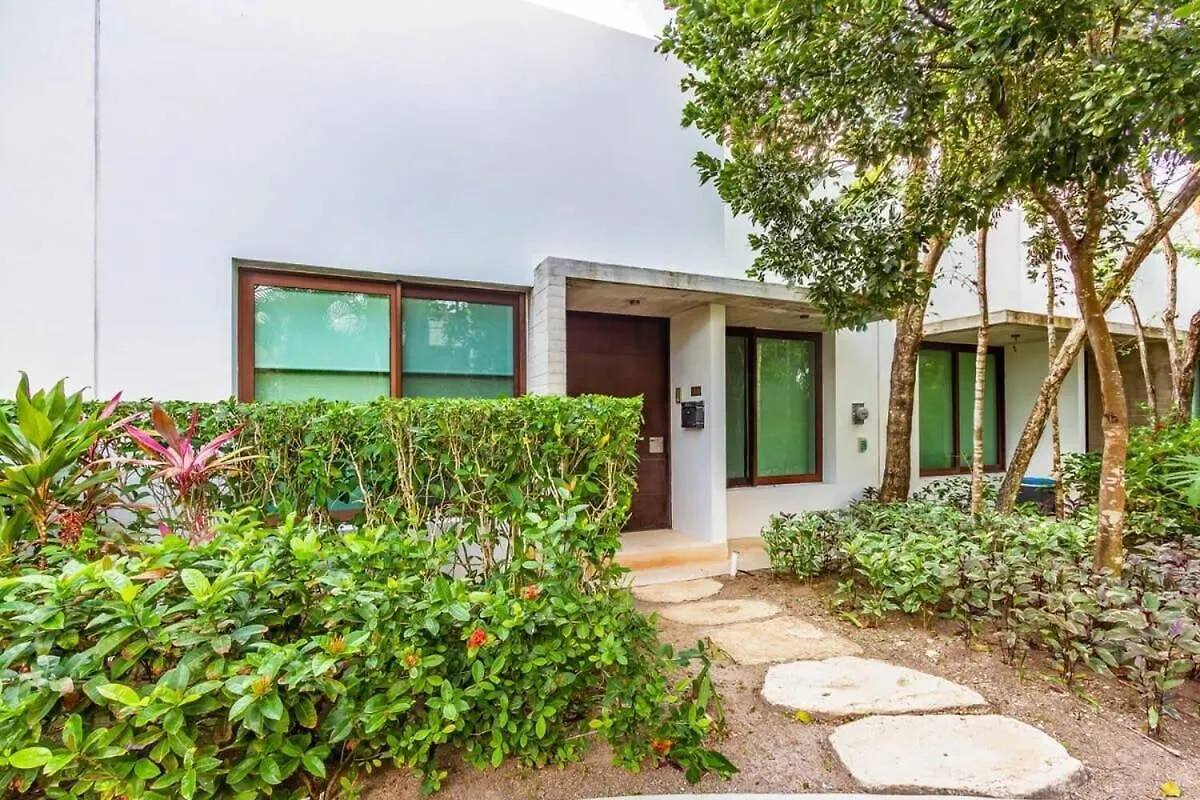 הוילה אקומל Private Terrace With Plunge Pool L Sat Tv L Beach Access